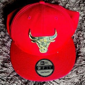 New Era 9fifty SnapBack red and gold Chicago Bulls Hat